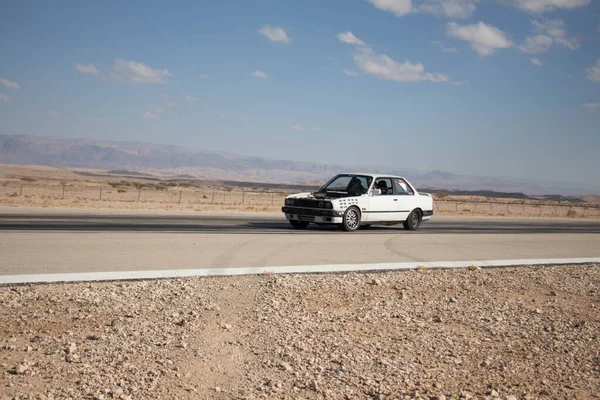 Машины Ипподроме Дорогах Пустыни — стоковое фото