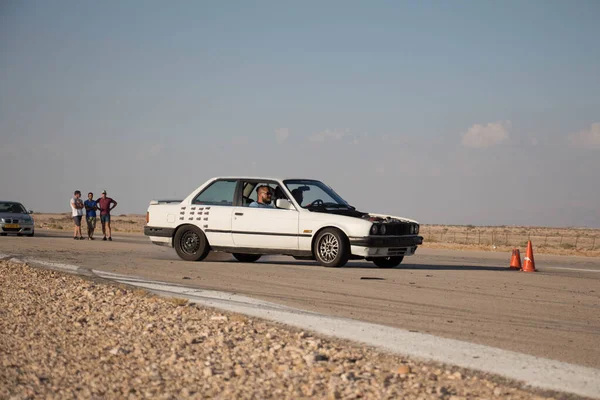 Carros Pista Corrida Nas Estradas Deserto — Fotografia de Stock