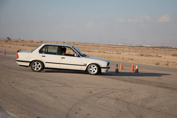 Auto Pista Sulle Strade Del Deserto — Foto Stock