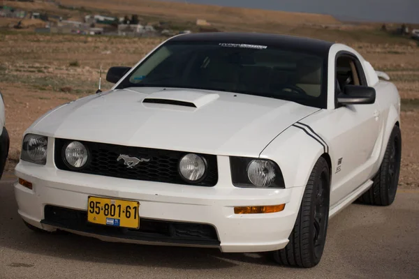 Ford Mustang Pista Corrida Nas Estradas Deserto — Fotografia de Stock