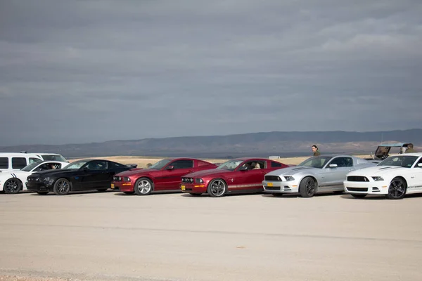 Carros Pista Corrida Nas Estradas Deserto — Fotografia de Stock