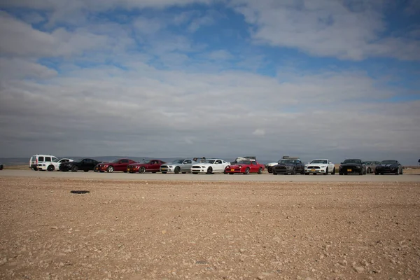 Ford Mustang Sur Circuit Sur Les Routes Désert — Photo