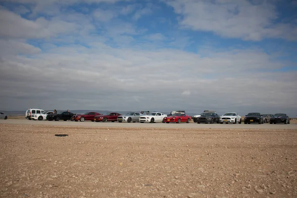 Ford Mustang Versenypályán Sivatag Útjain — Stock Fotó