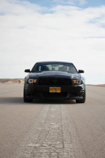 Ford Mustang Pista Corrida Nas Estradas Deserto — Fotografia de Stock