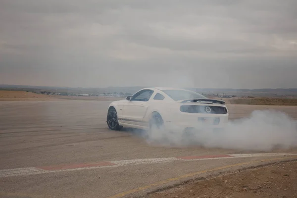 Carros Pista Corrida Nas Estradas Deserto — Fotografia de Stock