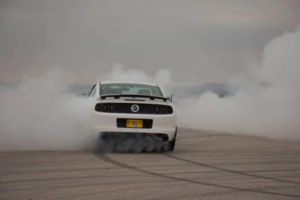 Carros Pista Corrida Nas Estradas Deserto — Fotografia de Stock