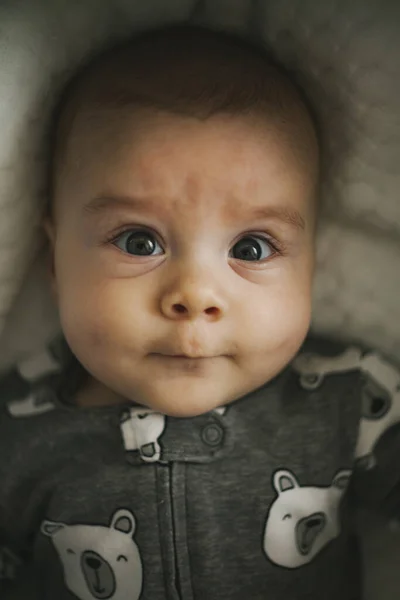 Tutup Potret Bayi Laki Laki Yang Baru Lahir — Stok Foto