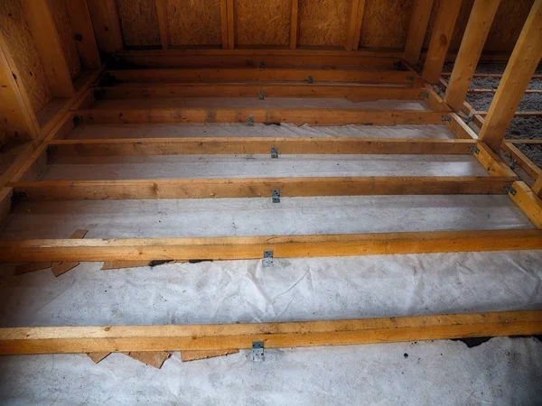 Çerçeve ev içinde döşeme