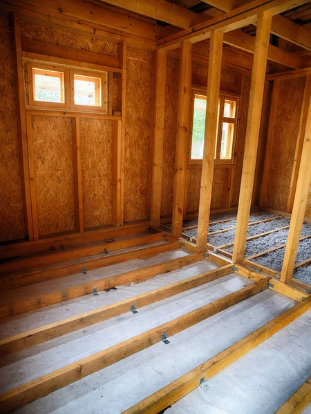 Çerçeve ev içinde döşeme