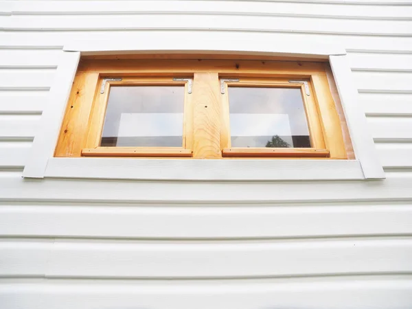 Revêtement blanc d'une maison à ossature — Photo