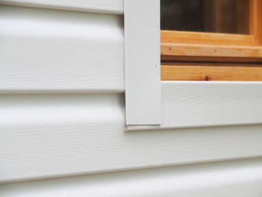 bir çerçeve evin beyaz dış cephe