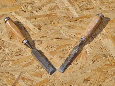 ahşap bir arka plan üzerinde kalem ucu