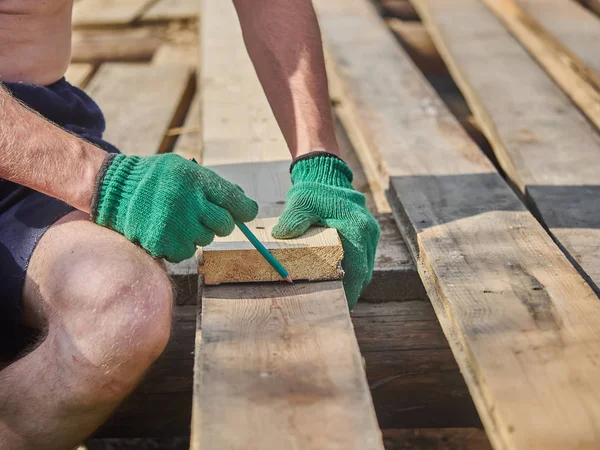 Bir ahşap tahta üzerinde çizim Oluşturucu