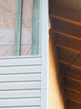 bir çerçeve evin beyaz dış cephe