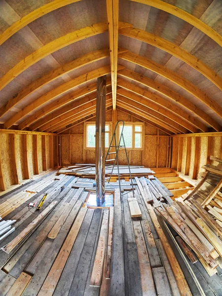 Bacanın içinde bir çerçeve ev