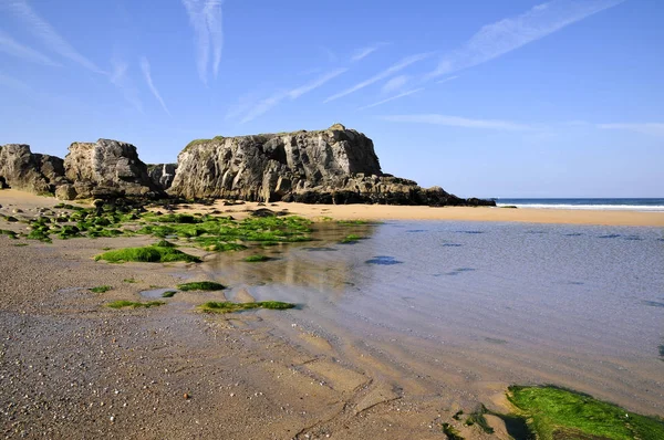 Praia na costa selvagem em Quiberon — Fotografia de Stock