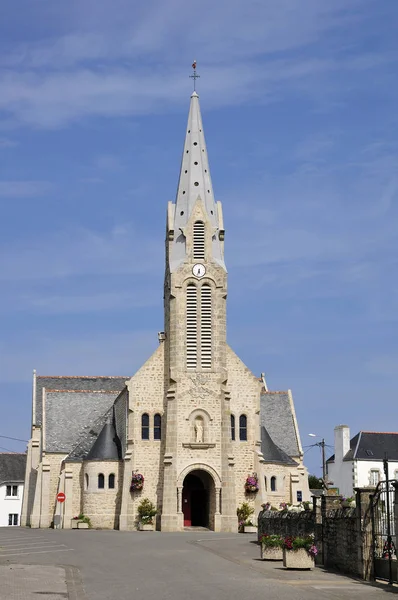 Церковь Святого Пьера де Киберона во Франции — стоковое фото