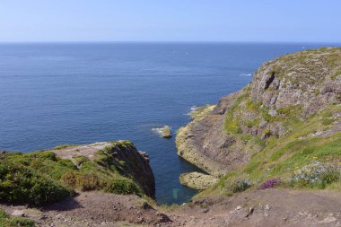 Cap Frehel kayalık sahil, Rehberi, zırh, Brittany kuzeybatı Fransa'da bir yarımada