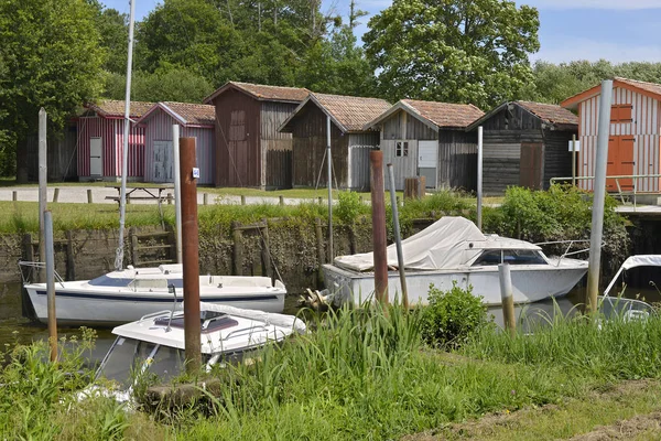 Barche Nel Porto Ostreicole Case Legno Biganos Comune Trova Sulla — Foto Stock