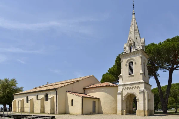 11世纪圣埃洛伊教堂 Saint Eloi Church 位于法国西南部吉隆德省Arcachon Bay的东北海岸 位于安德诺斯 莱斯班 Andernos Les — 图库照片