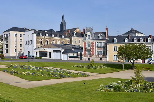 Garten Und Kirche Chteau Gontier Gemeinde Département Mayenne Pays Loire — Stockfoto
