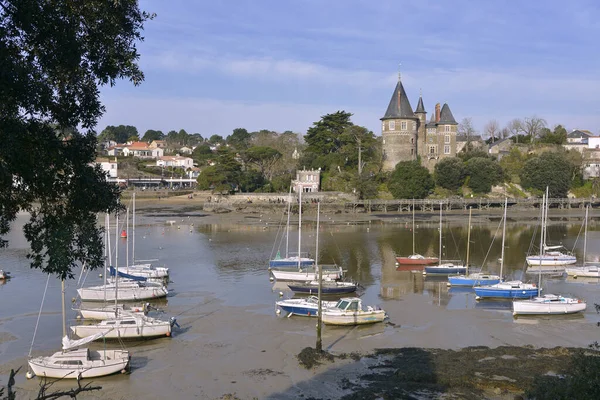 Hamn Och Slott Vid Lågvatten Pornic Kommun Belägen Loire Atlantique — Stockfoto