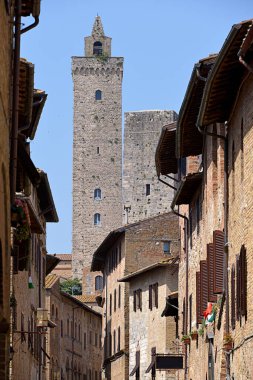 San Gimignano, İtalya 'nın orta kesimindeki Siena ili' nde bulunan ve 14 kuleli eviyle ünlü bir ortaçağ kasabasıdır.