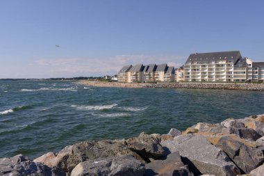Fransa 'nın batısındaki Loire-Atlantik Bölümü' nde bir komün olan La Turballe 'de deniz ve sahil.. 