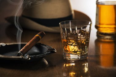 viski ve Sigara 