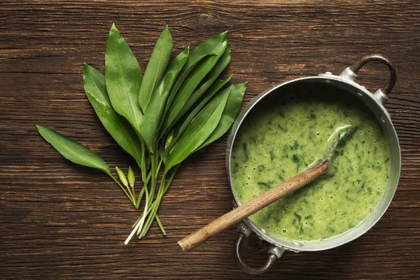 Soup with herbs — Stock Photo, Image