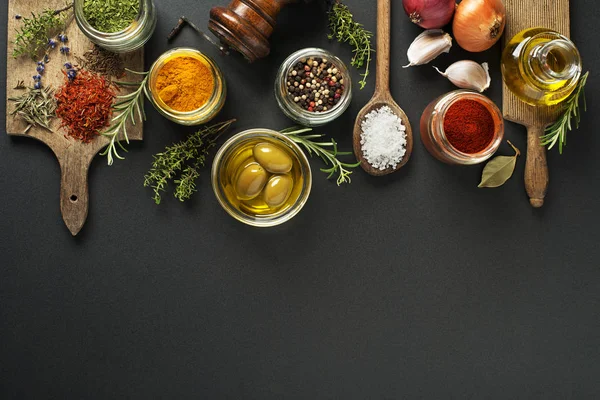 Spices and herbs — Stock Photo, Image