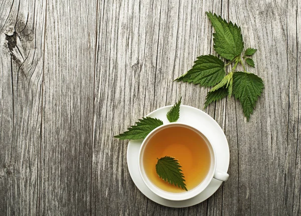 Nässlor te för hälsa — Stockfoto
