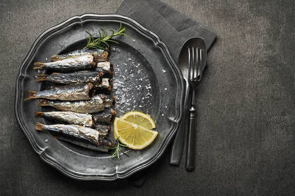 Křupavé smažené sardinky — Stock fotografie
