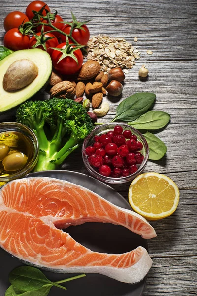 Salmon fish with healthy ingredients — Stock Photo, Image