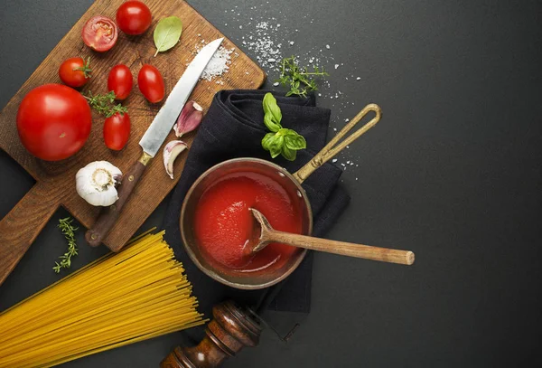 Ingredienser för matlagning pasta — Stockfoto