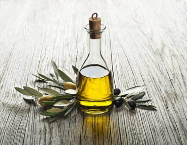 Zeytin yağı şişesi