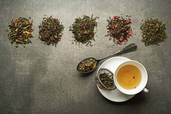 De kop van thee met thee collectie — Stockfoto