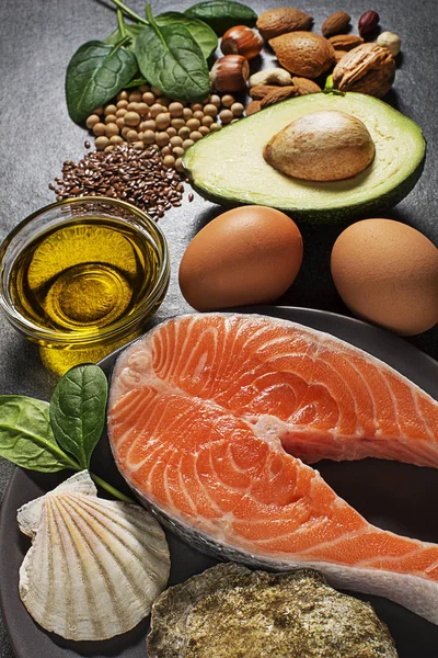 Zdravé jídlo s vysokým obsahem tuku přínosy — Stock fotografie