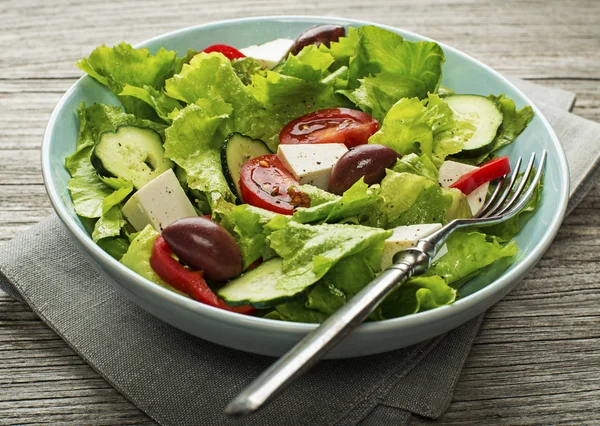 Insalata con formaggio feta — Foto Stock