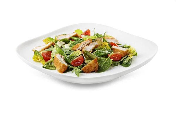 Ensalada Verde Saludable Con Tiras Pechuga Pollo Fritas Crujientes Tomates — Foto de Stock