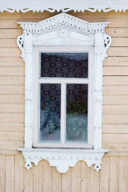 Oyma ahşap dekoratif pencere