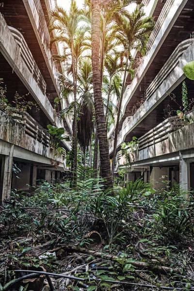 Hotel abandonado em Phuket — Fotografia de Stock