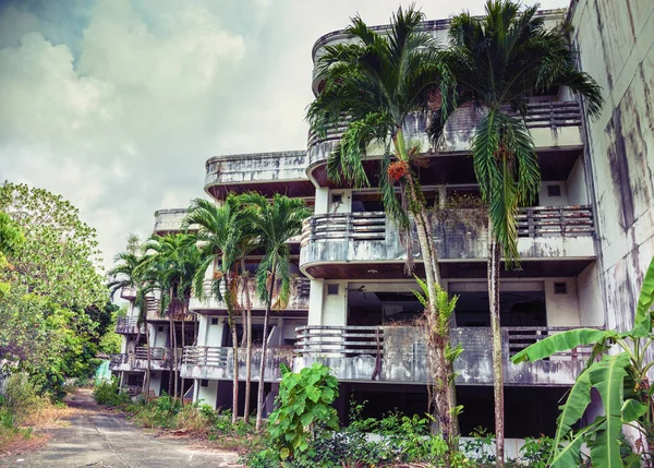 Hotel nach dem Tsunami 2004 aufgegeben — Stockfoto