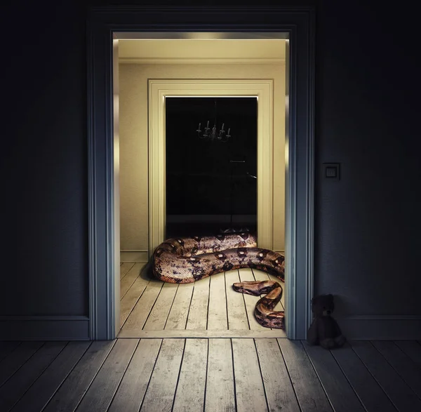 Çocuk odasında yılan