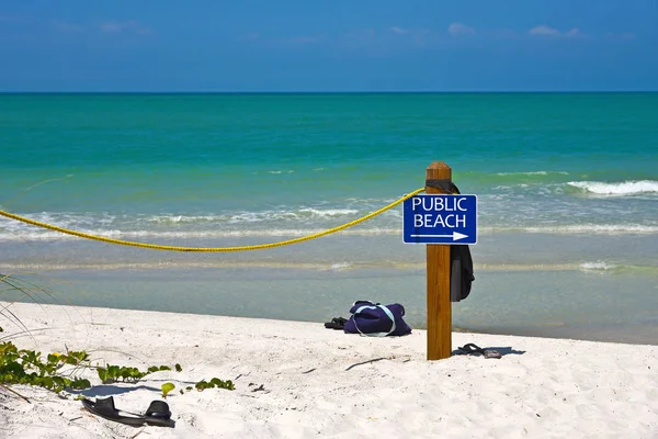 Public Beach Sign — Stock Photo, Image