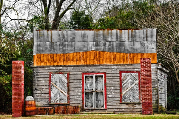 Terk edilmiş ülke mağaza