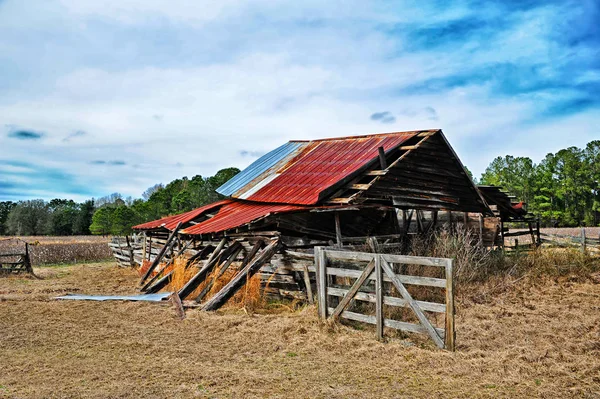 Vecchio fienile rustico — Foto Stock