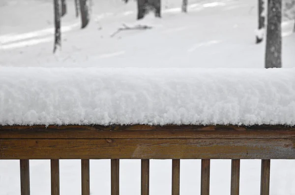 Nieve en el carril de cubierta — Foto de Stock