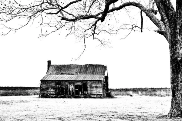 Casa de campo abandonada — Foto de Stock