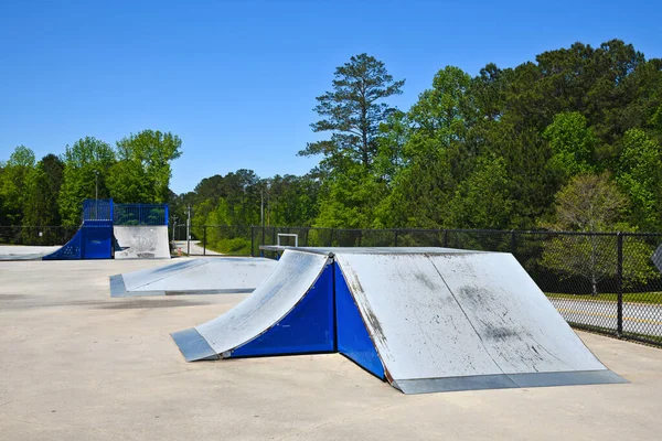 Leerer Skateboard Park Wegen Sozialer Distanz Während Der Covid Pandemie — Stockfoto